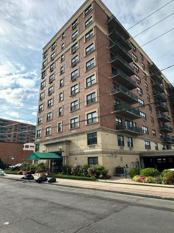26 W Broadway 301, Long Beach, NY 11561