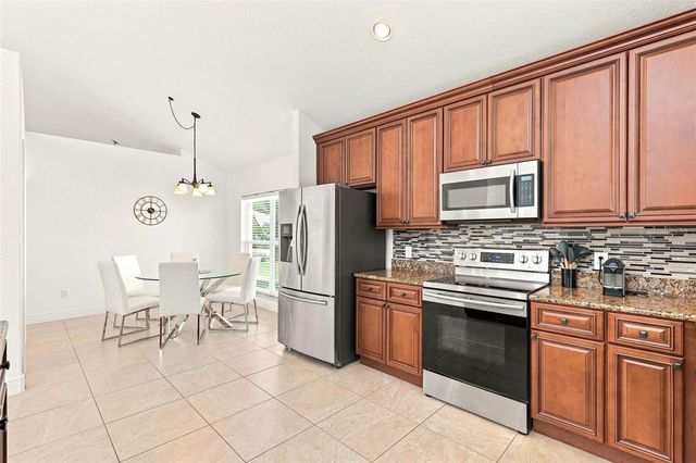 13494 FALCON POINTE DRIVE, Orlando, FL 32837