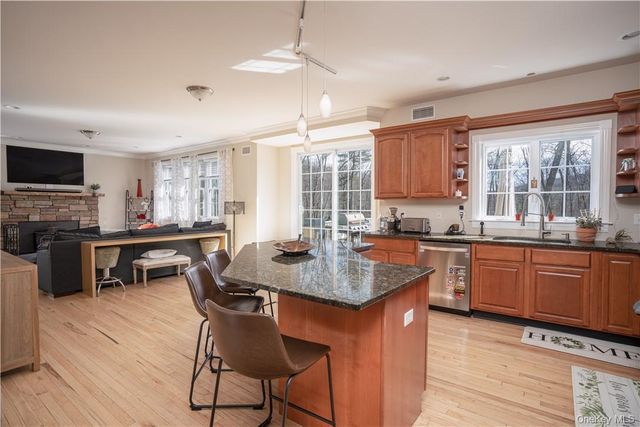 56 Benjamin Meadow Road, Tuxedo Park, NY 10987