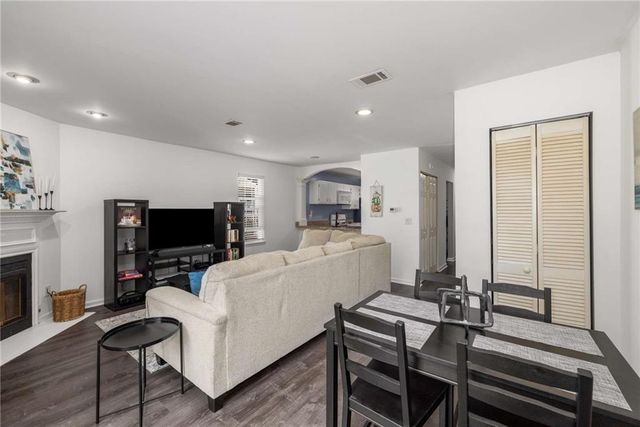 3374 Misty Harbour Trail, Atlanta, GA 30340