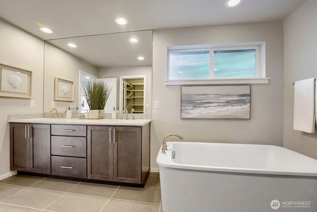 13521 NE 128th Place, Kirkland, WA 98034