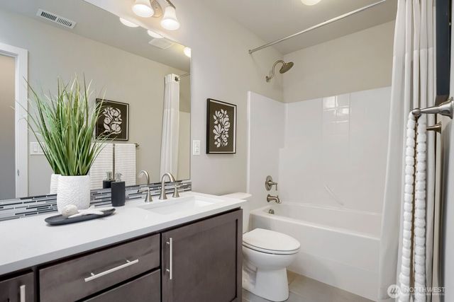 13521 NE 128th Place, Kirkland, WA 98034