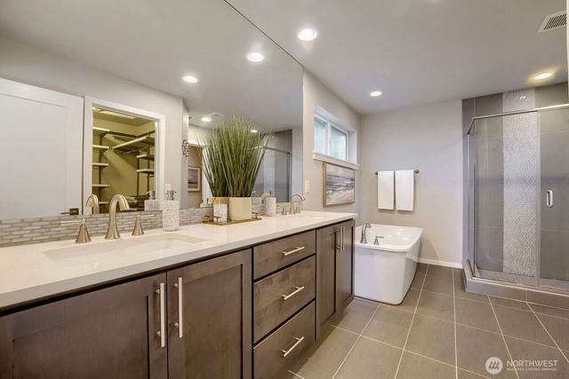 13521 NE 128th Place, Kirkland, WA 98034