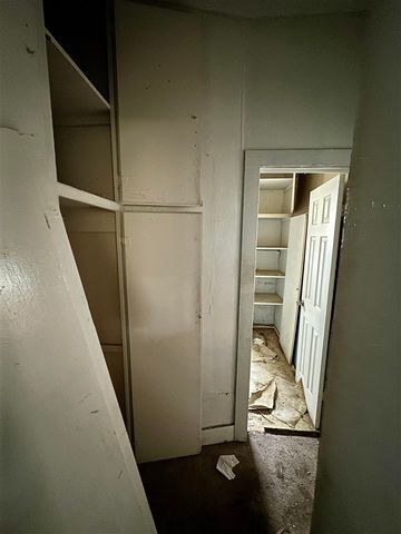 805 SW A Ave, Lawton, OK 73501