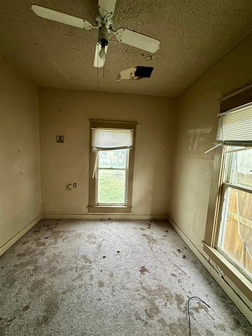 805 SW A Ave, Lawton, OK 73501