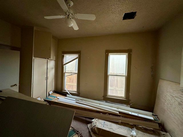 805 SW A Ave, Lawton, OK 73501