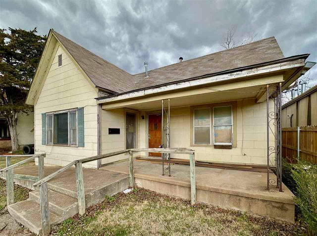 805 SW A Ave, Lawton, OK 73501
