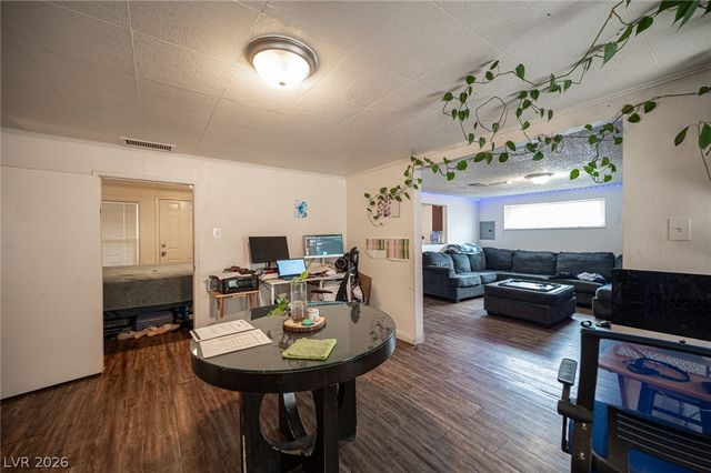 5841 Dodd Street, Las Vegas, NV 89122