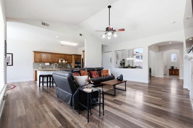 3112 Everglade Avenue, Clovis, CA 93619