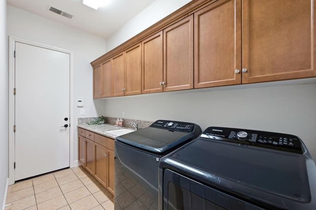 3112 Everglade Avenue, Clovis, CA 93619