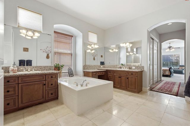 3112 Everglade Avenue, Clovis, CA 93619