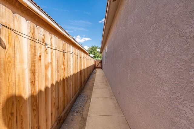 3112 Everglade Avenue, Clovis, CA 93619