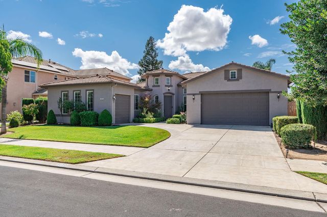 3112 Everglade Avenue, Clovis, CA 93619