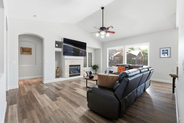 3112 Everglade Avenue, Clovis, CA 93619