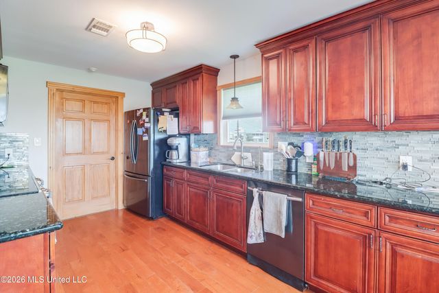 11088 Tahiti Street, Bay Saint Louis, MS 39520