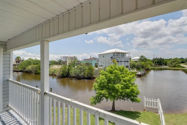 11088 Tahiti Street, Bay Saint Louis, MS 39520