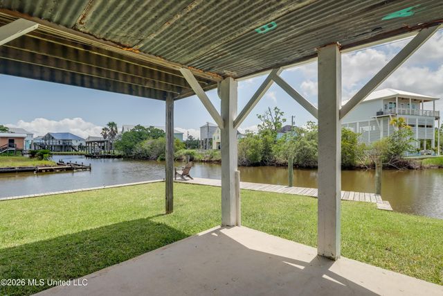 11088 Tahiti Street, Bay Saint Louis, MS 39520