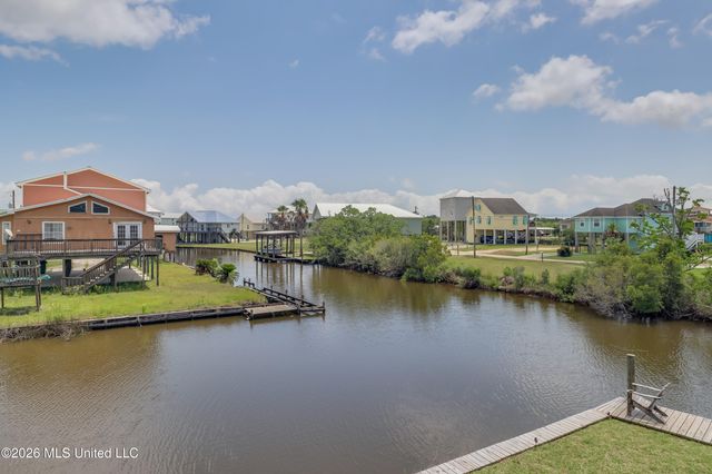 11088 Tahiti Street, Bay Saint Louis, MS 39520