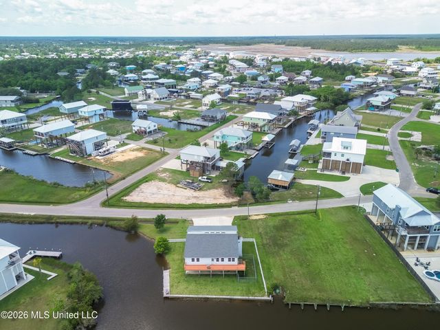 11088 Tahiti Street, Bay Saint Louis, MS 39520