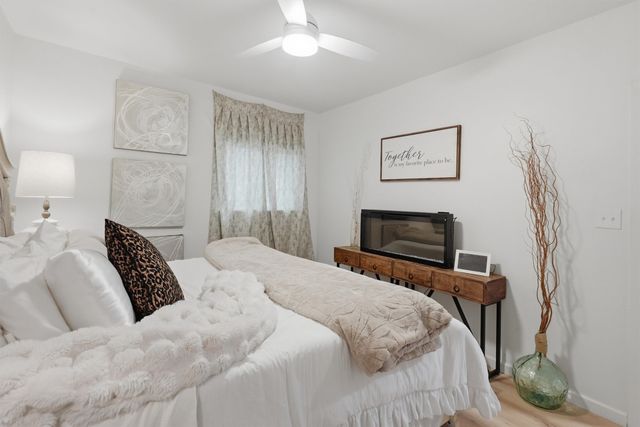 803 W Bluff Street, Granbury, TX 76048