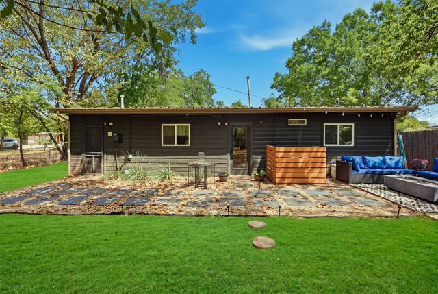 803 W Bluff Street, Granbury, TX 76048