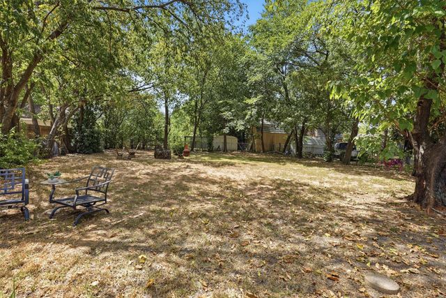 803 W Bluff Street, Granbury, TX 76048