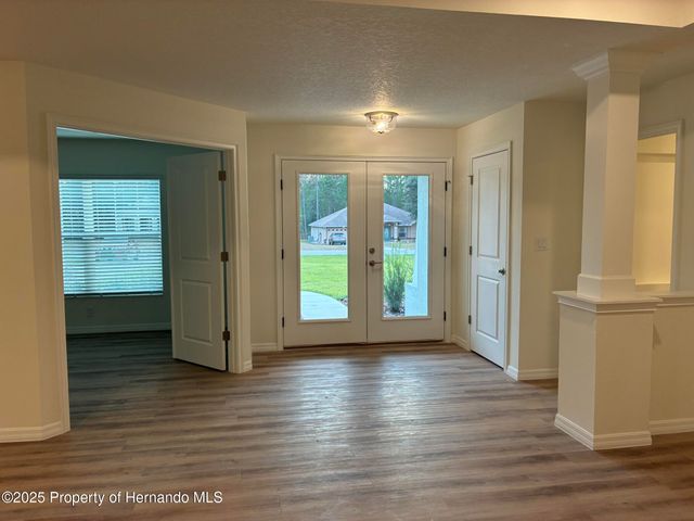 50 Village Center Drive, Homosassa, FL 34446