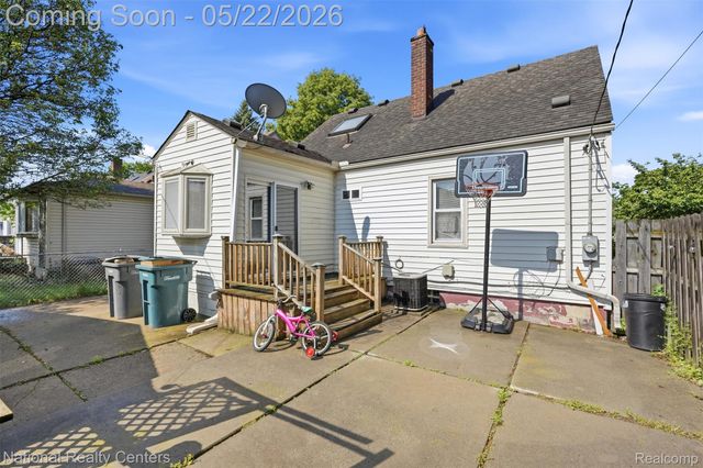 3329 Detroit Street, Dearborn, MI 48124