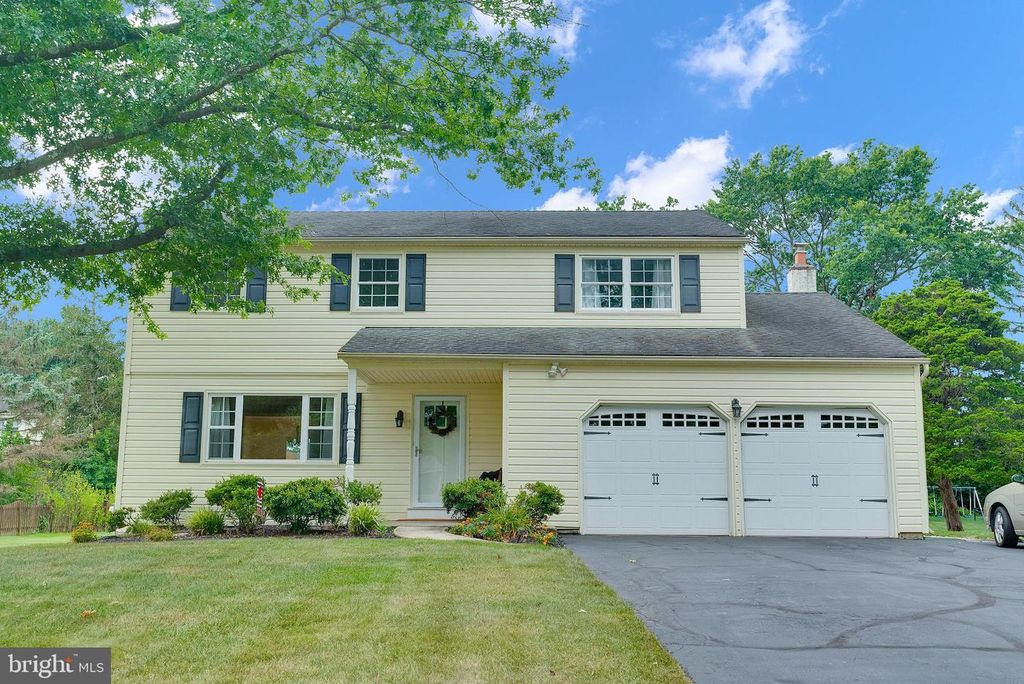 912 POWDERHORN DR, Lansdale, PA 19446