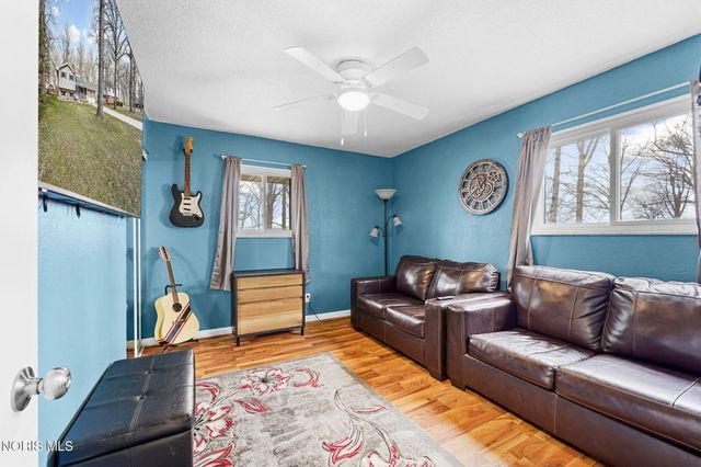 26931 W Woodland Court, Millbury, OH 43447