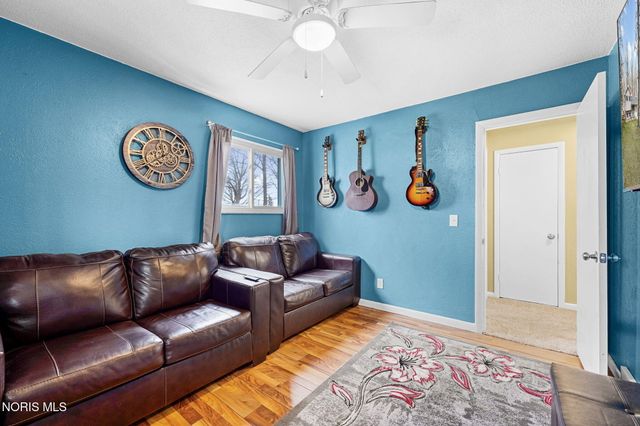 26931 W Woodland Court, Millbury, OH 43447