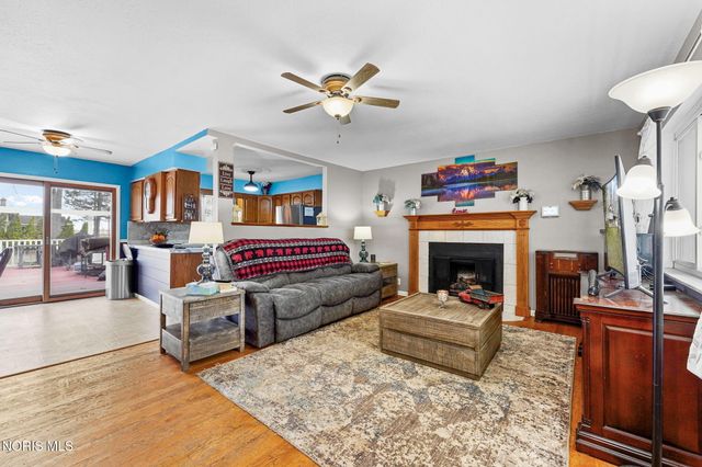 26931 W Woodland Court, Millbury, OH 43447