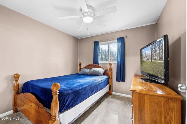 26931 W Woodland Court, Millbury, OH 43447