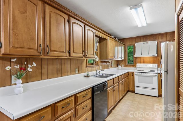 267 Caldwell Drive, Maggie Valley, NC 28751