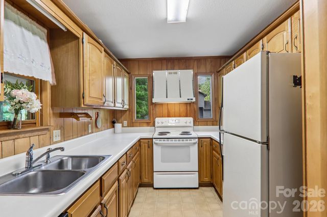 267 Caldwell Drive, Maggie Valley, NC 28751
