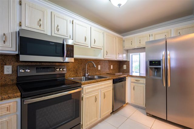 4500 N Federal Hwy 344E, Lighthouse Point, FL 33064
