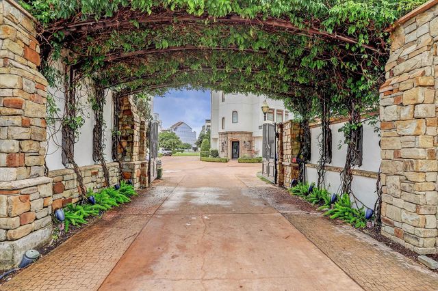 5213 Feagan Street A, Houston, TX 77007