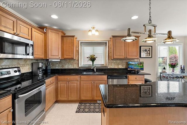 50386 Knightsbridge Drive, Macomb, MI 48044