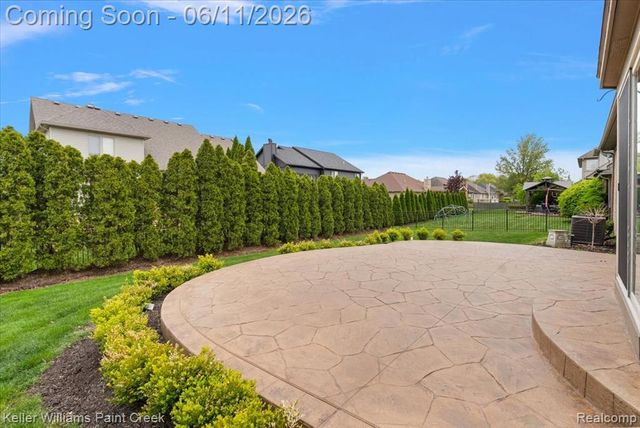 50386 Knightsbridge Drive, Macomb, MI 48044