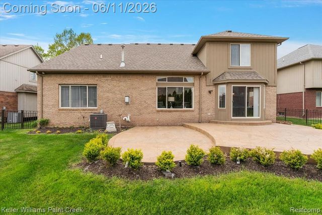 50386 Knightsbridge Drive, Macomb, MI 48044