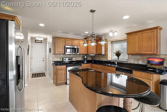50386 Knightsbridge Drive, Macomb, MI 48044