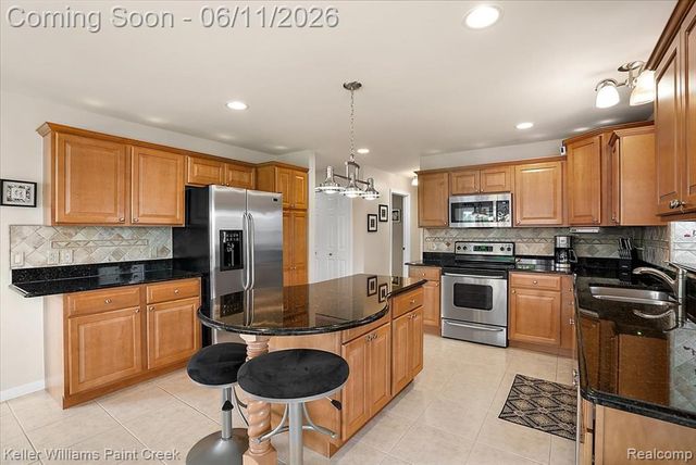 50386 Knightsbridge Drive, Macomb, MI 48044