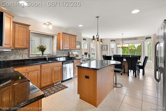 50386 Knightsbridge Drive, Macomb, MI 48044