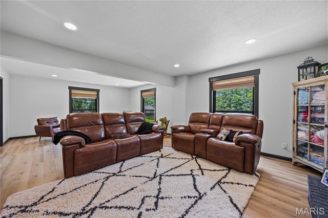 301 Sunset Lane, Potosi, MO 63664