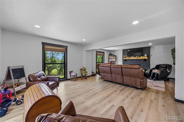 301 Sunset Lane, Potosi, MO 63664