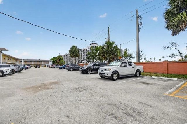 1501 CRESCENT Circle C19, Lake Park, FL 33403