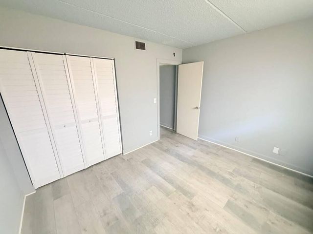 1501 CRESCENT Circle C19, Lake Park, FL 33403