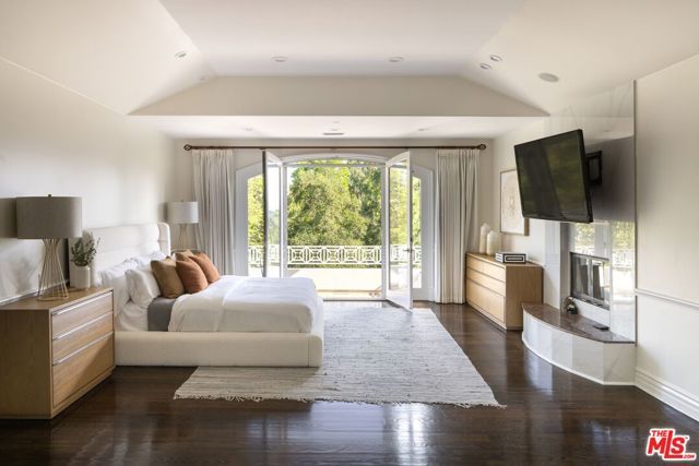 11730 Stonehenge Lane, Los Angeles, CA 90077