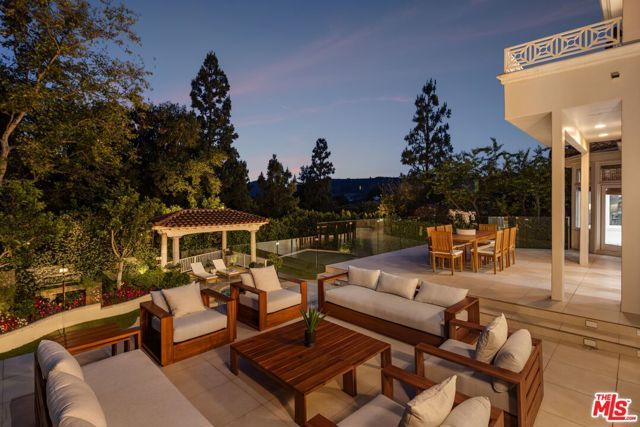 11730 Stonehenge Lane, Los Angeles, CA 90077