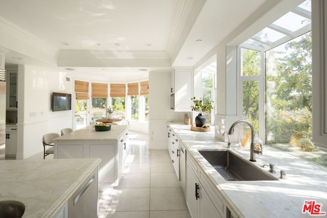 11730 Stonehenge Lane, Los Angeles, CA 90077